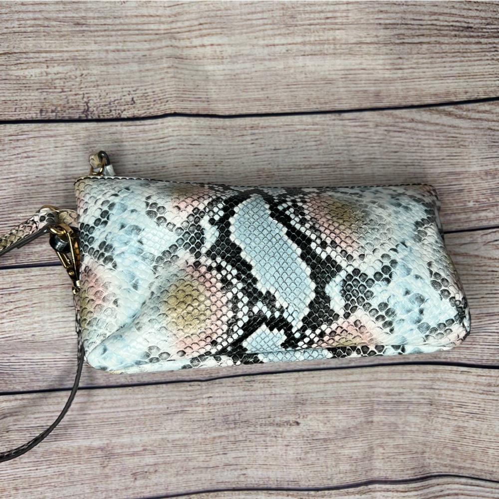 Jessica Simpson Wristlet